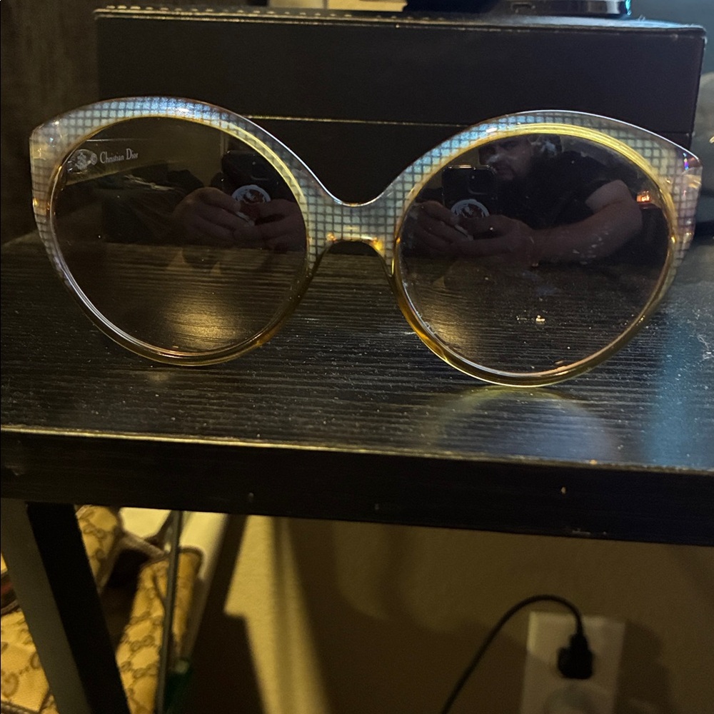 Stylish Round Sunglasses